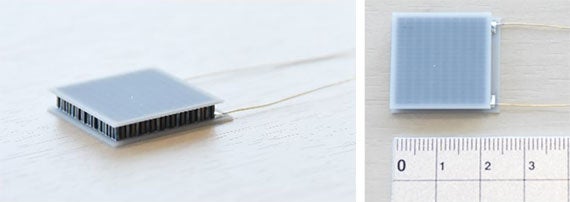 【図1】開発したFAST材からなる熱電発電モジュール(2cm角サイズ)
