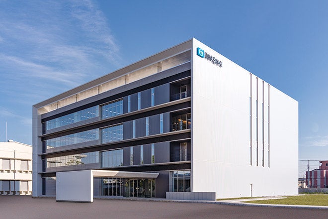 岩崎電気 研究開発棟「HIKARIUM」全景