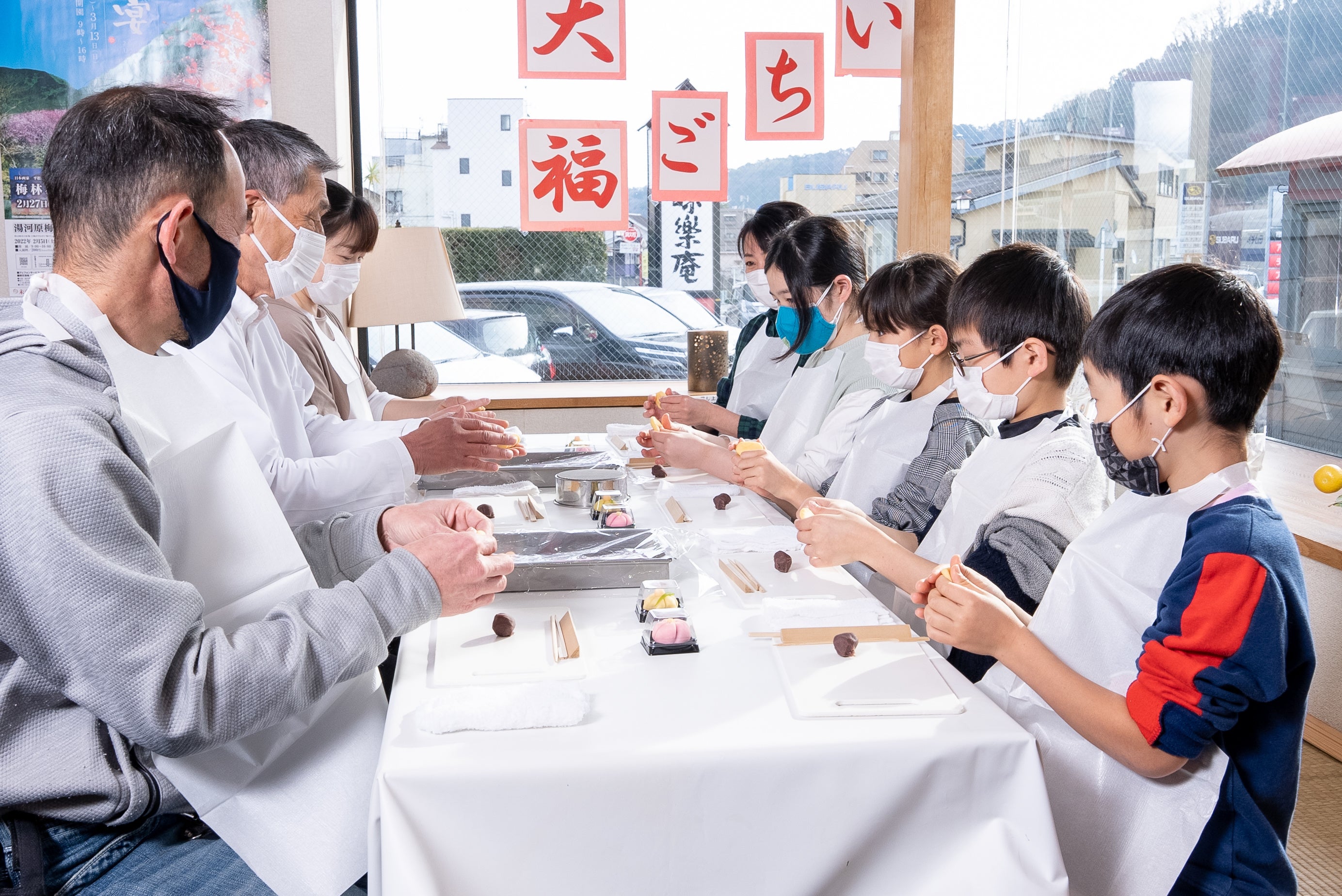 和菓子作り体験の様子
