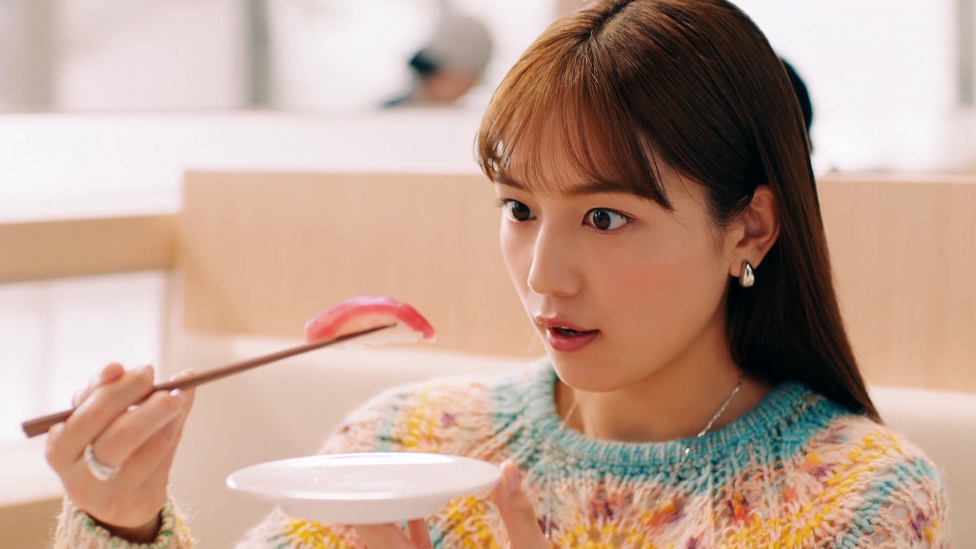 はま寿司 今日は思いっきり とろけちゃう 川口春奈さんを起用した新tvcm 天然まぐろ中とろ祭 はまい 篇を公開 株式会社ゼンショーホールディングスのプレスリリース