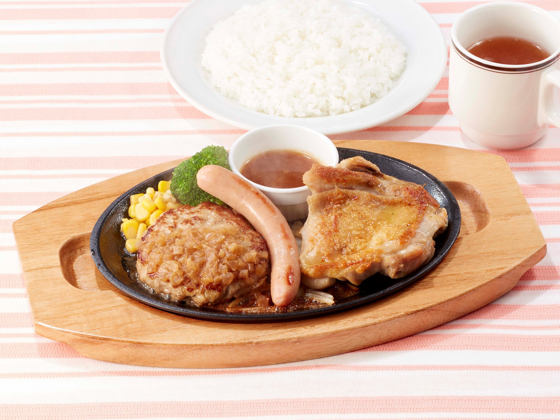 大好評ココットハンバーグランチに新メニュー登場 お得で 満足 ココスの 夏ランチメニュー 株式会社ゼンショーホールディングスのプレスリリース 大好評ココットハンバーグランチに新メニュー登場 お得で 満足 ココスの 夏ランチメニュー 株式会社ゼンショーホールディングスのプレスリリース