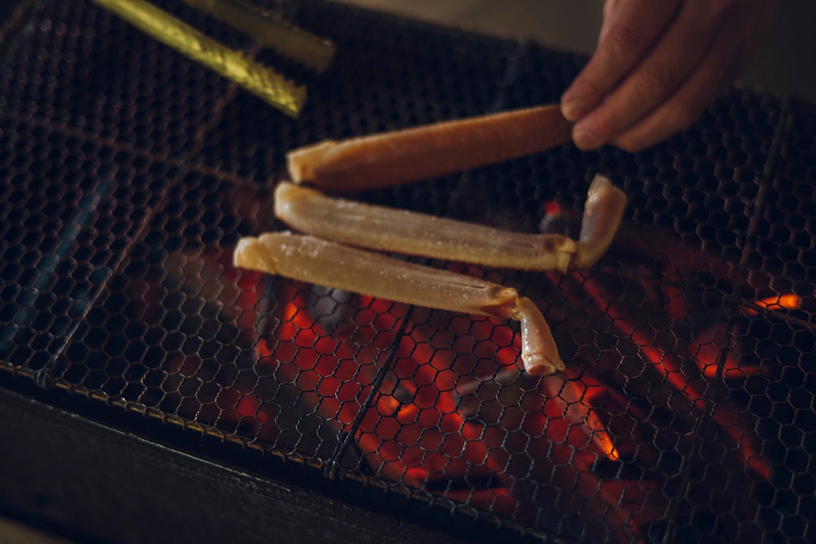 活けで仕入れることで、香ばしい香りや甘みが格別となる