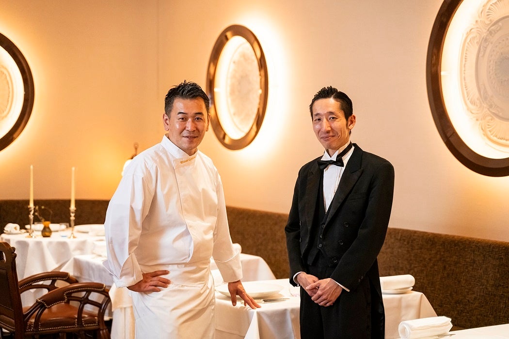 料理長・内木塲寿知（左）と支配人・松熊祐一郎