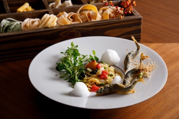 ディナーコースの一品から、「天龍鮎 / ゴルゴンゾーラ」