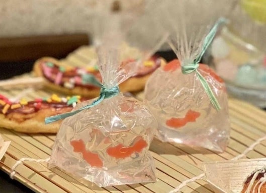 赤い金魚はさくら味のゼリー、お水は梅ゼリーで表現