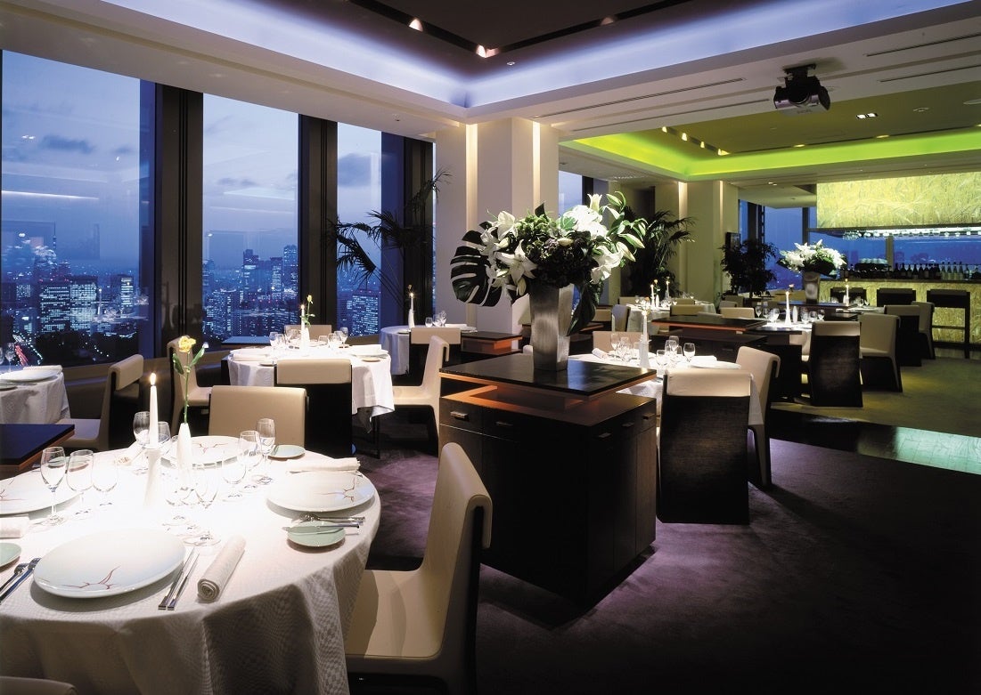 東京を一望するダイニング