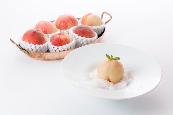 「レストランひらまつ 博多」の人気デザート「白桃のコンポート マラスキーノ風味」