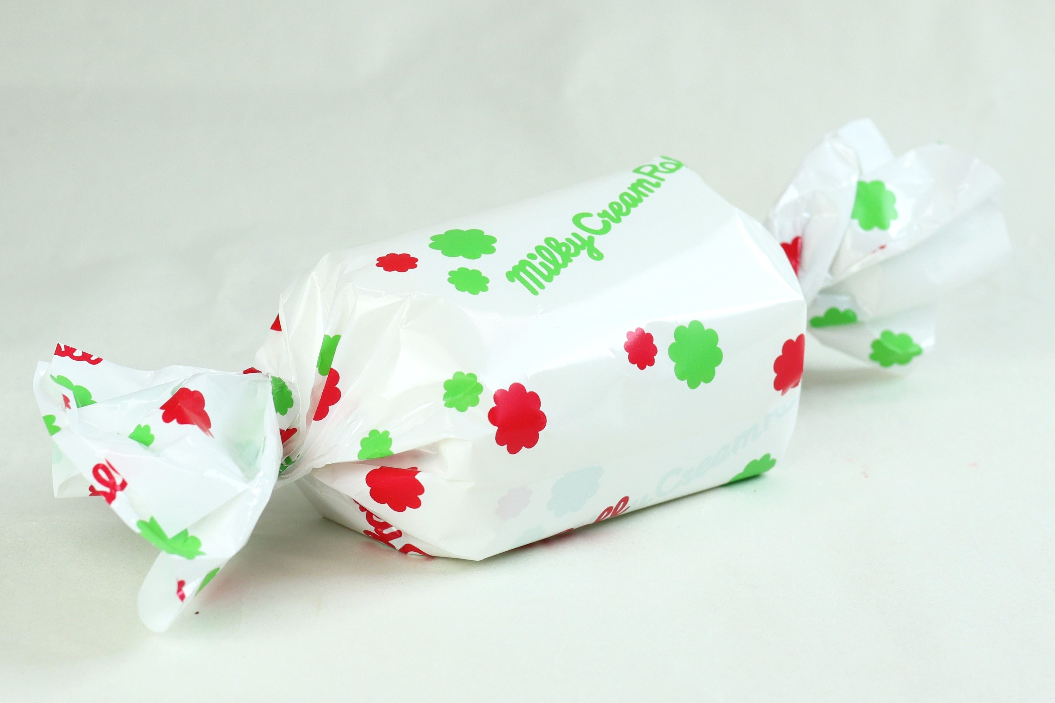 ミニミルキークリームロール（あまおう苺）