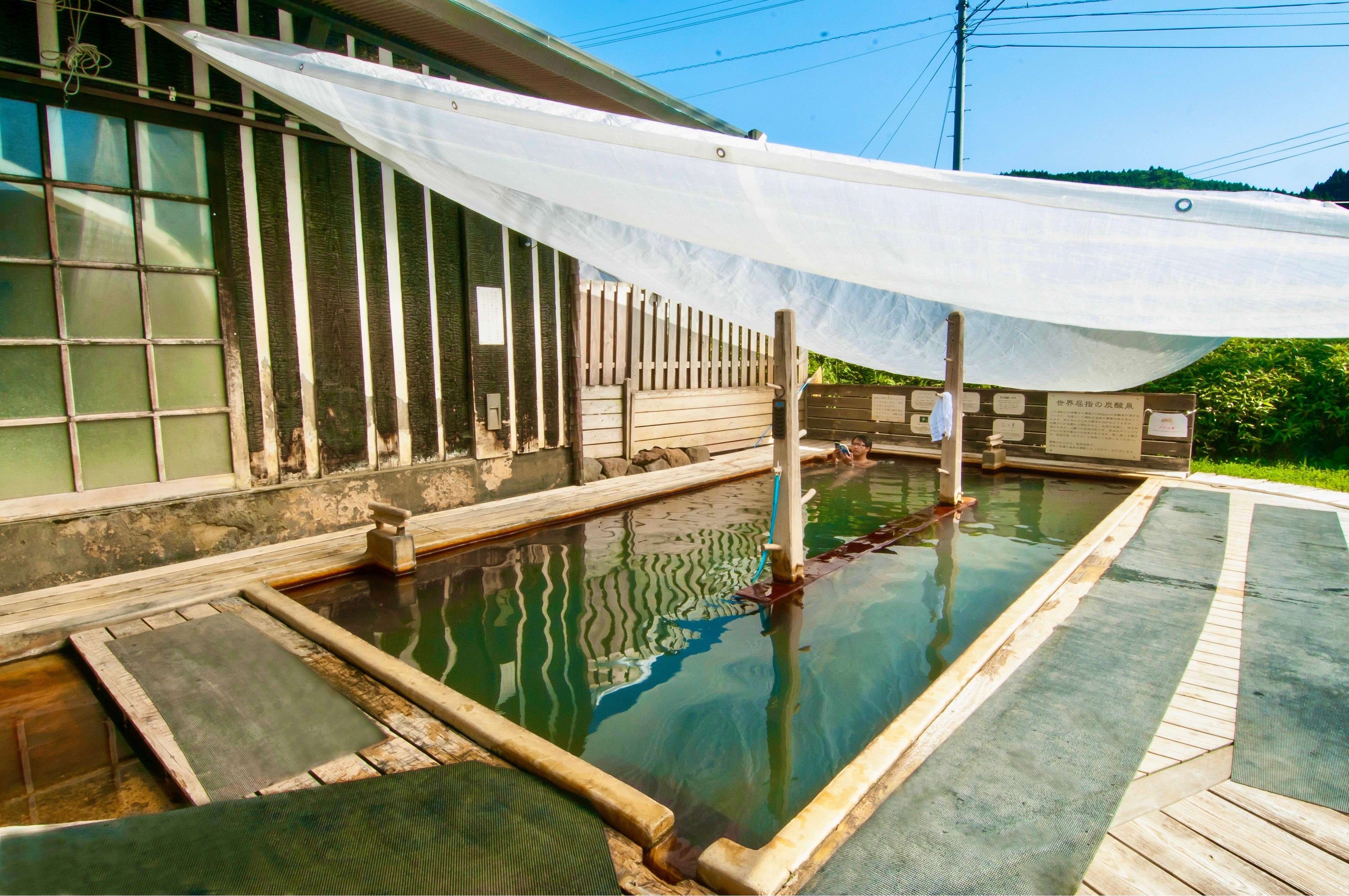 温度の低い外湯と高い内湯を上手に使い分けるのがポイント