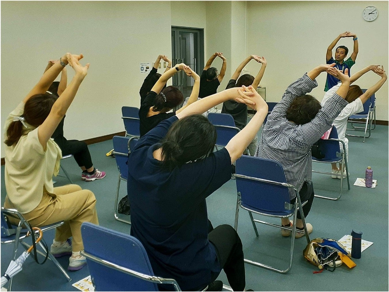 〈「オフけん」による健康セミナーを受ける神戸市職員様の様子〉