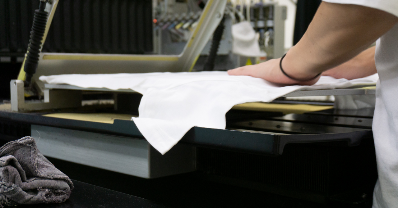 工場内の様子②（プリント作業中）