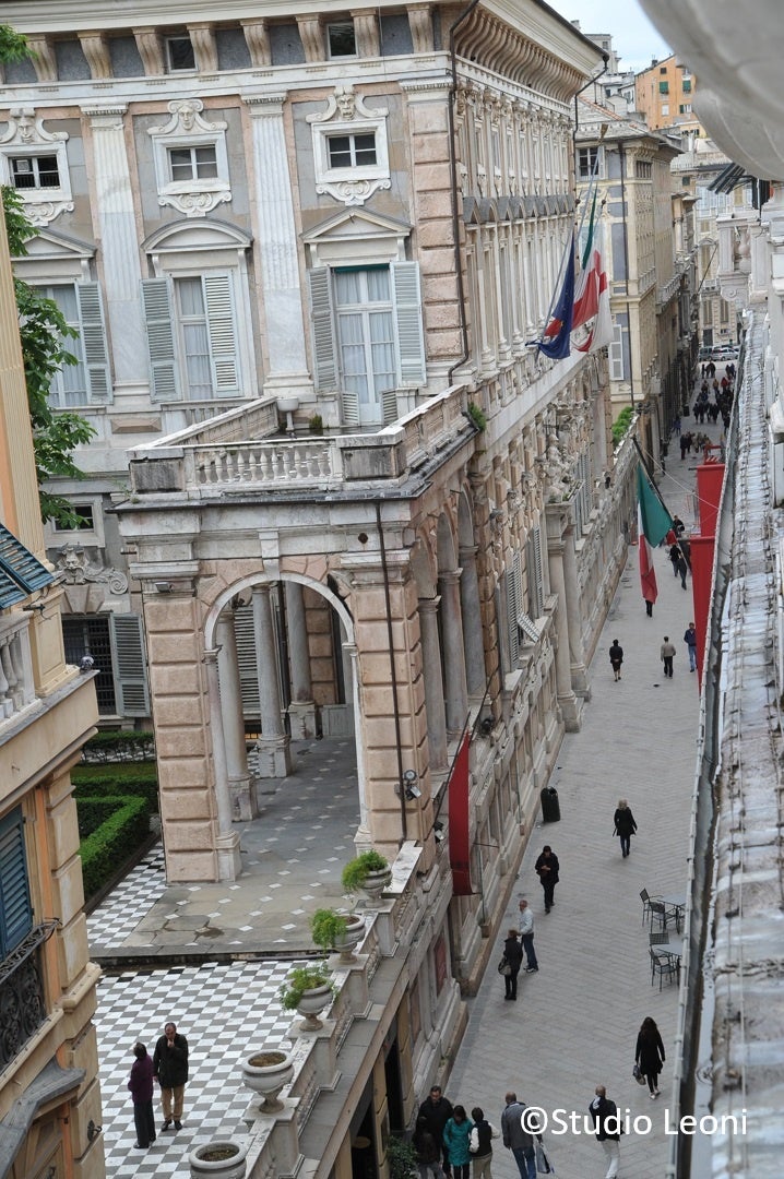 ジェノヴァ世界遺産のガリバルディ通りとロッリ邸宅群のひとつ © StudioLeoni Genova