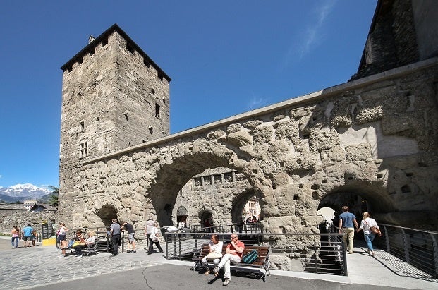 州都アオスタは古代遺跡も多い「アルプスのローマ」 @ Foto archivio Regione autonoma Valle dAosta