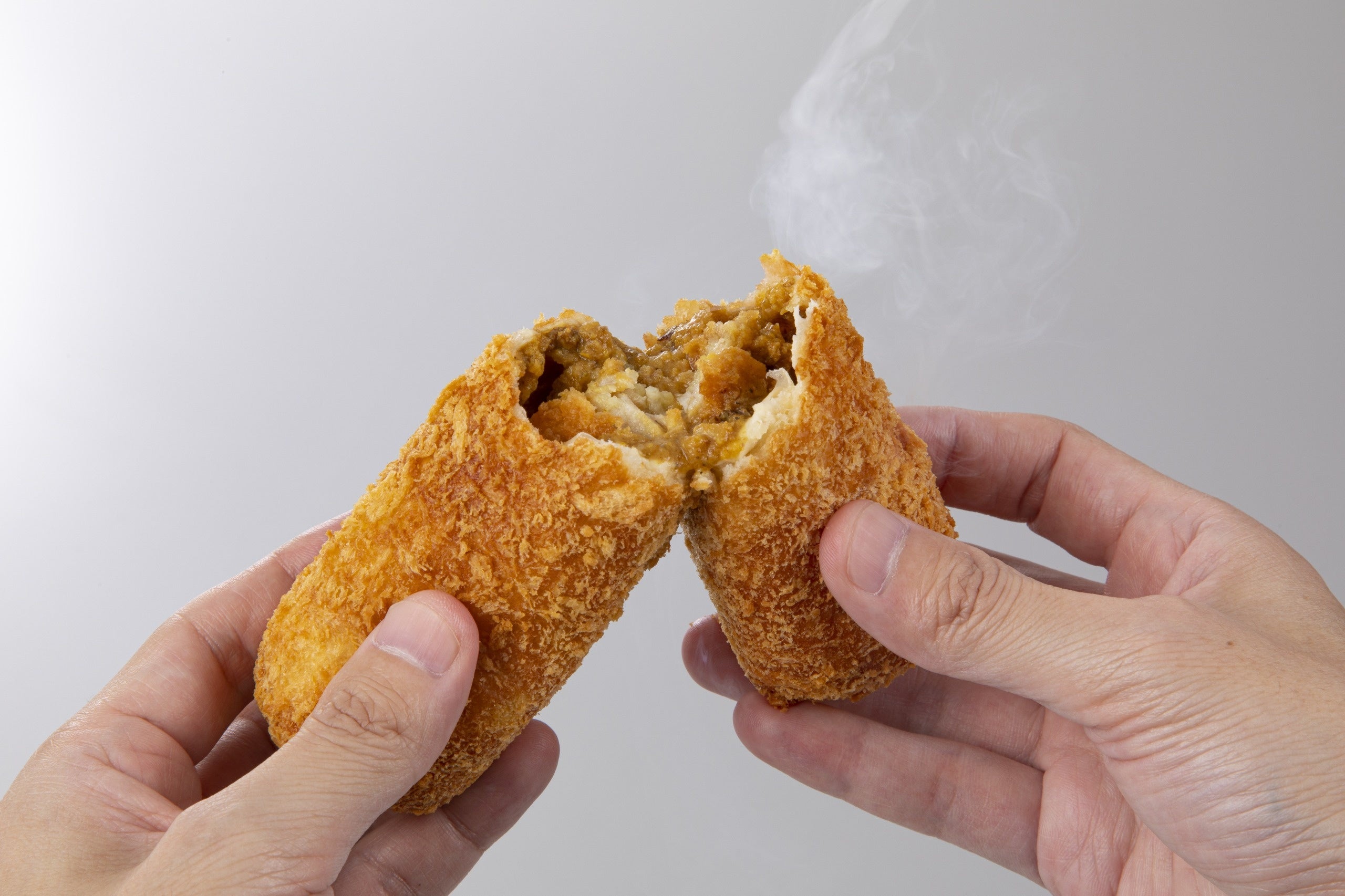 カツカレーパン1個　￥380（税込）