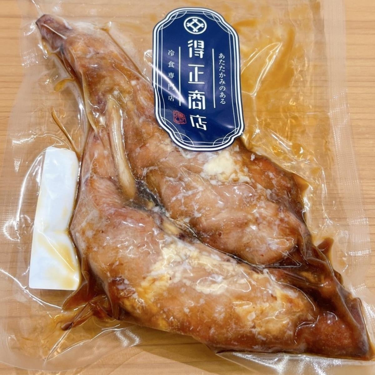 下処理を1本1本丁寧に行い、丸大豆醤油タレで甘めの味がしっかりと染み込んだローストレッグ