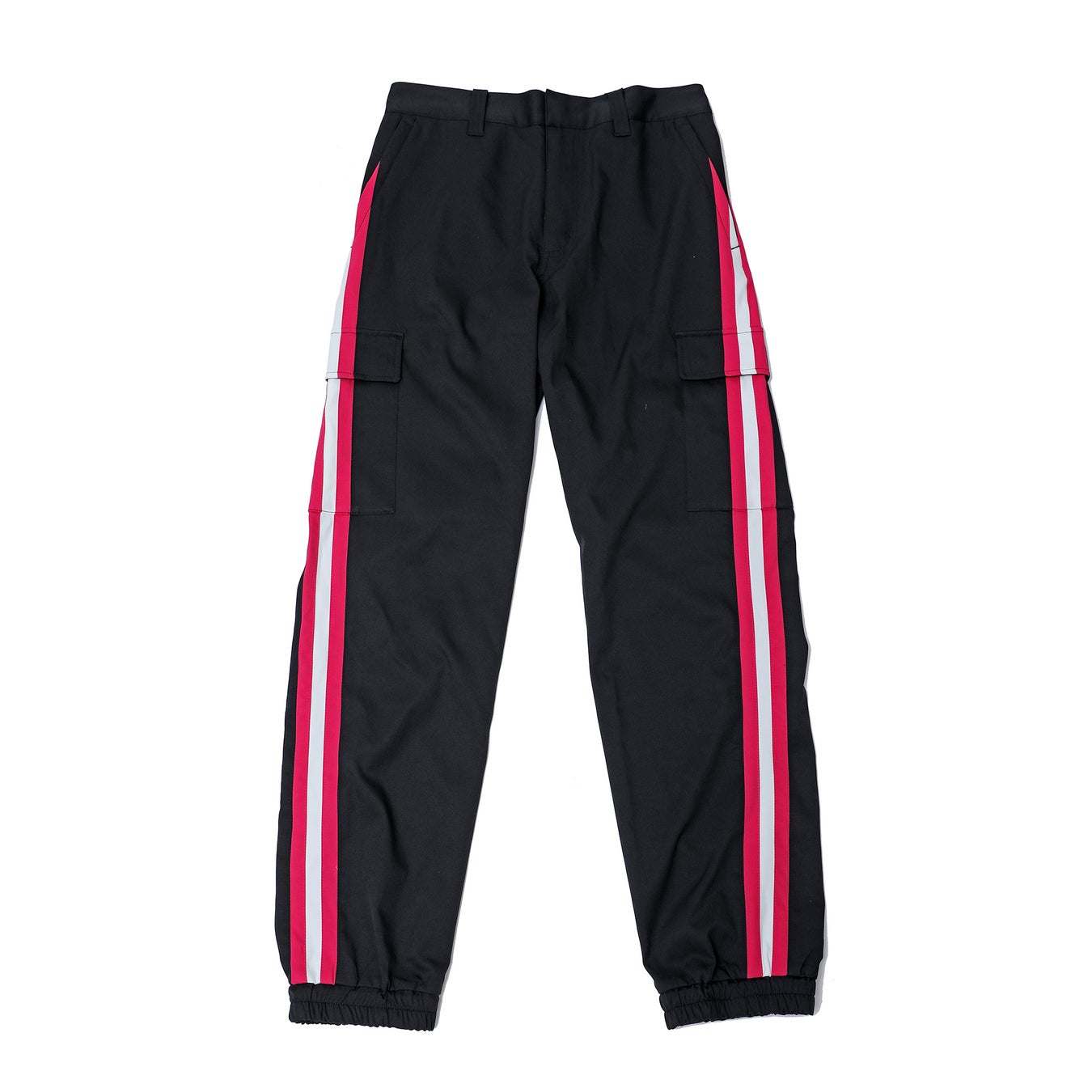 ウエストの背面ゴムでしゃがんだときも下着が見えないように配慮