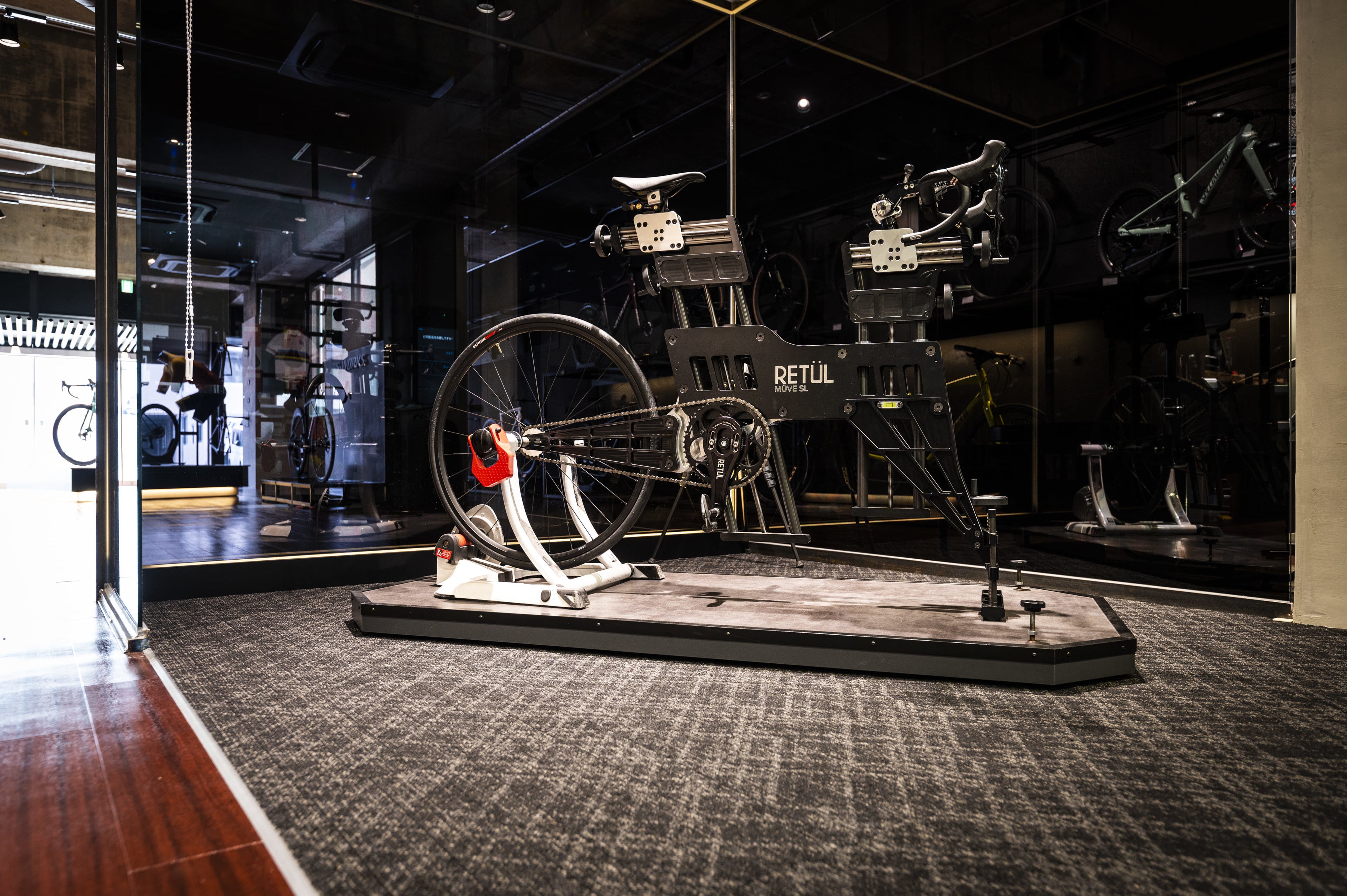 スペシャライズドが誇るフィッティングサービス『RETÜL FIT』