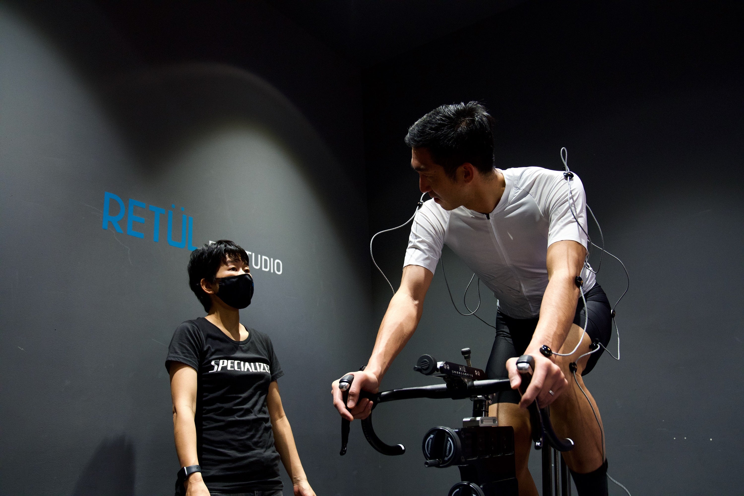 Retülバイクフィットでは、データとライダーの身体的特徴に基づき、より快適でパフォーマンスが向上するバイクポジションを導き出す。