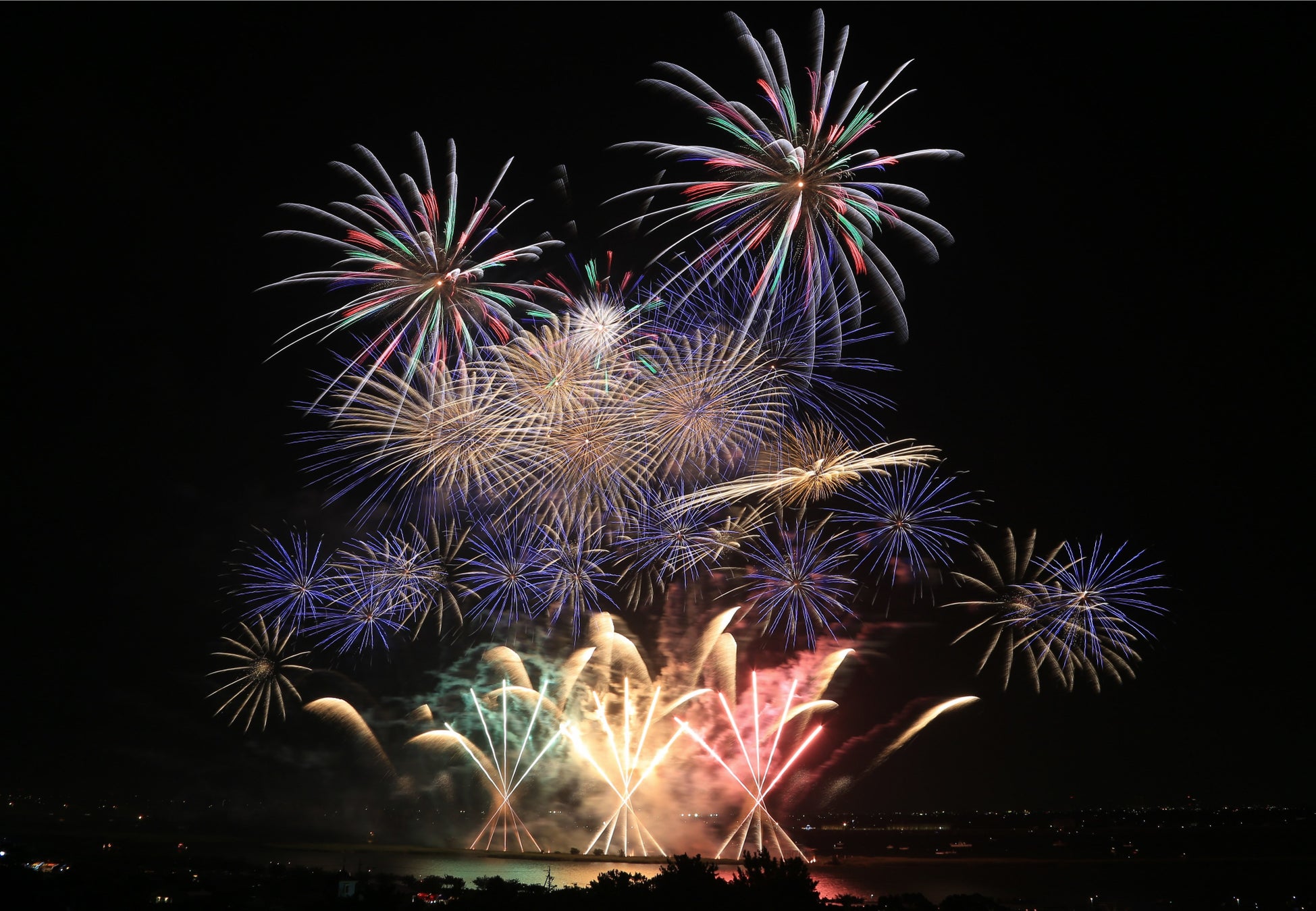 日本初 リアル メタバースで花火大会を同時開催 Metafrontier株式会社のプレスリリース 日本初 リアル メタバースで花火大会を同時開催 Metafrontier株式会社のプレスリリース