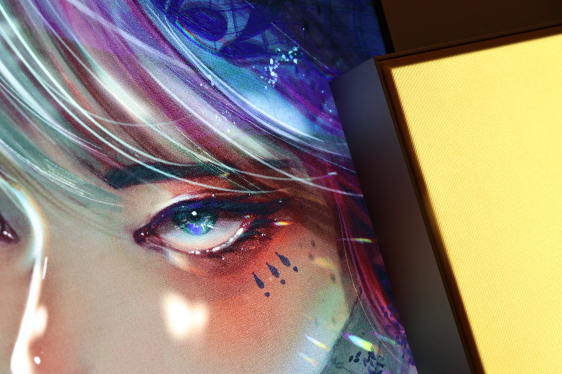 シームレスなグラフィックを実現する2mmのフレーム