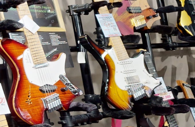 ※画像はMIYAJI GUITARS KANDA(宮地楽器 神田店)のヴィンテージフロアの商品コーナーと商品拡大イメージ