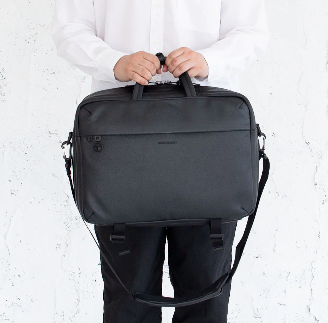 BROSKIからおすすめする“防水本革”の通勤バッグ6選 | 株式会社マニ