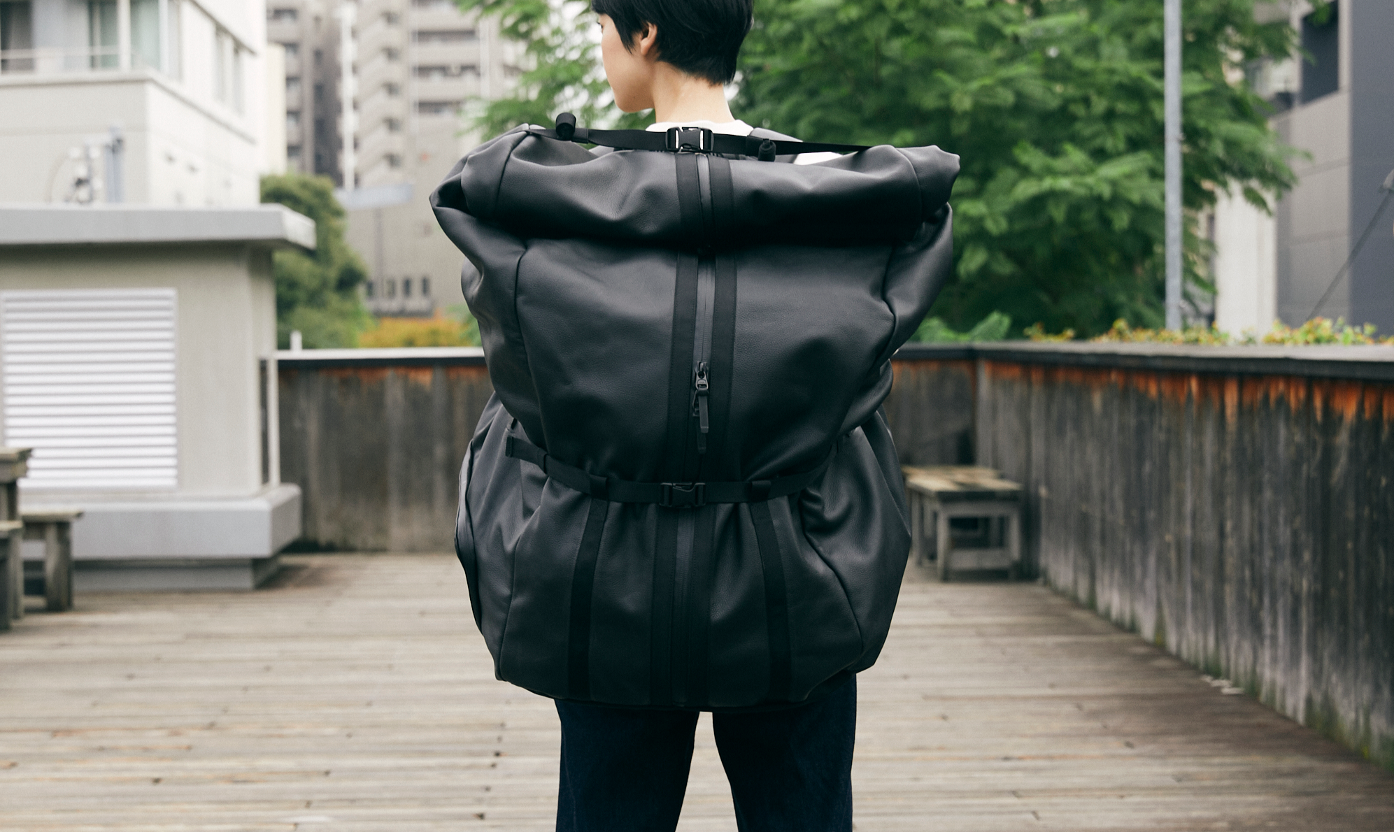 防水本革バッグブランドのBROSKI AND SUPPLY 」サンタクロースのために