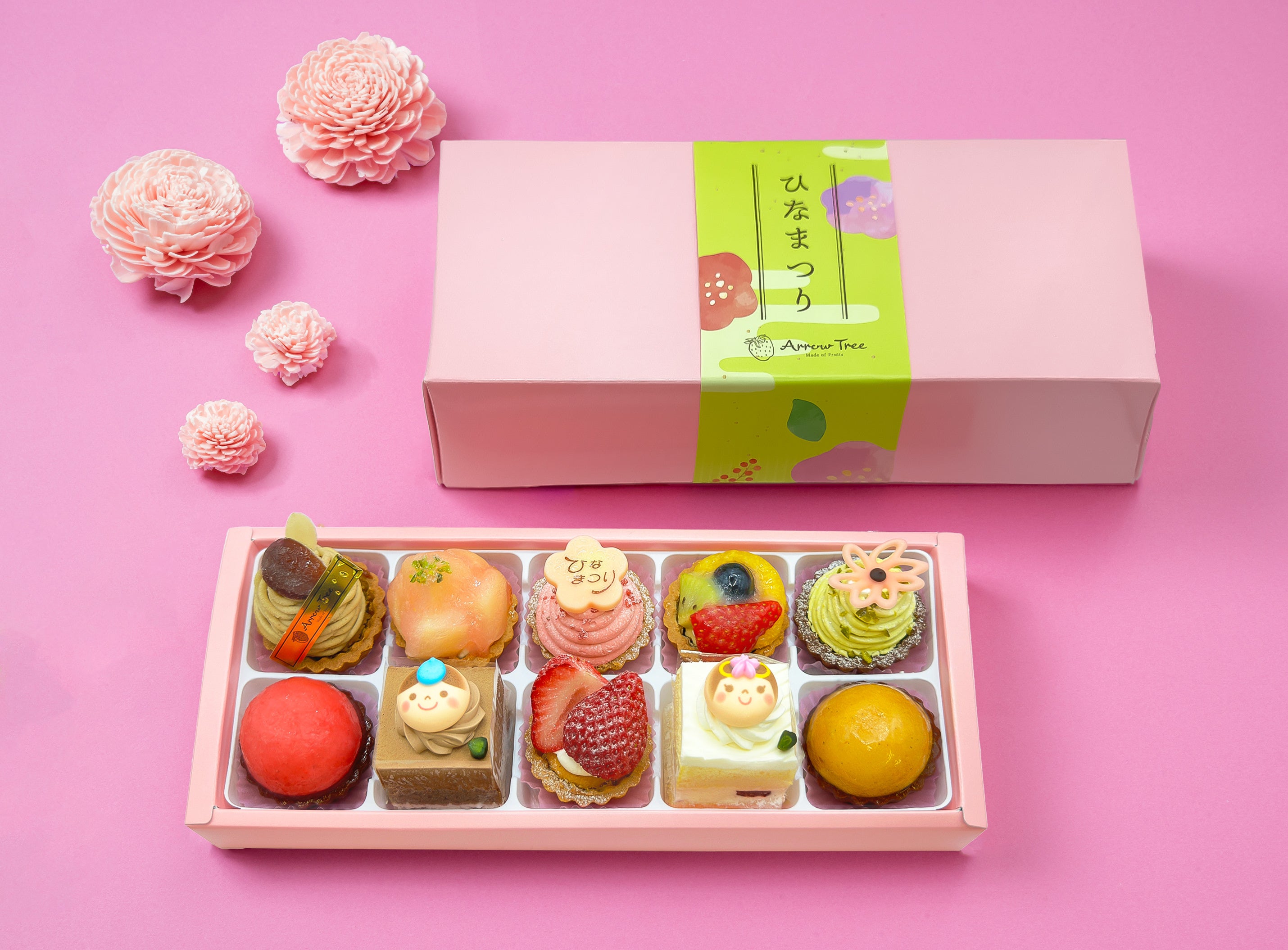 10種類のプティケーキがセットになったスイーツボックス