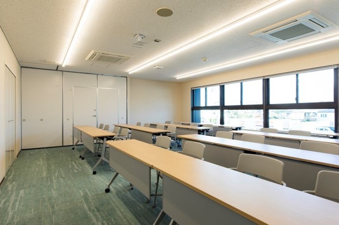 大人数でのセミナーや会議にも 対応できるスペース