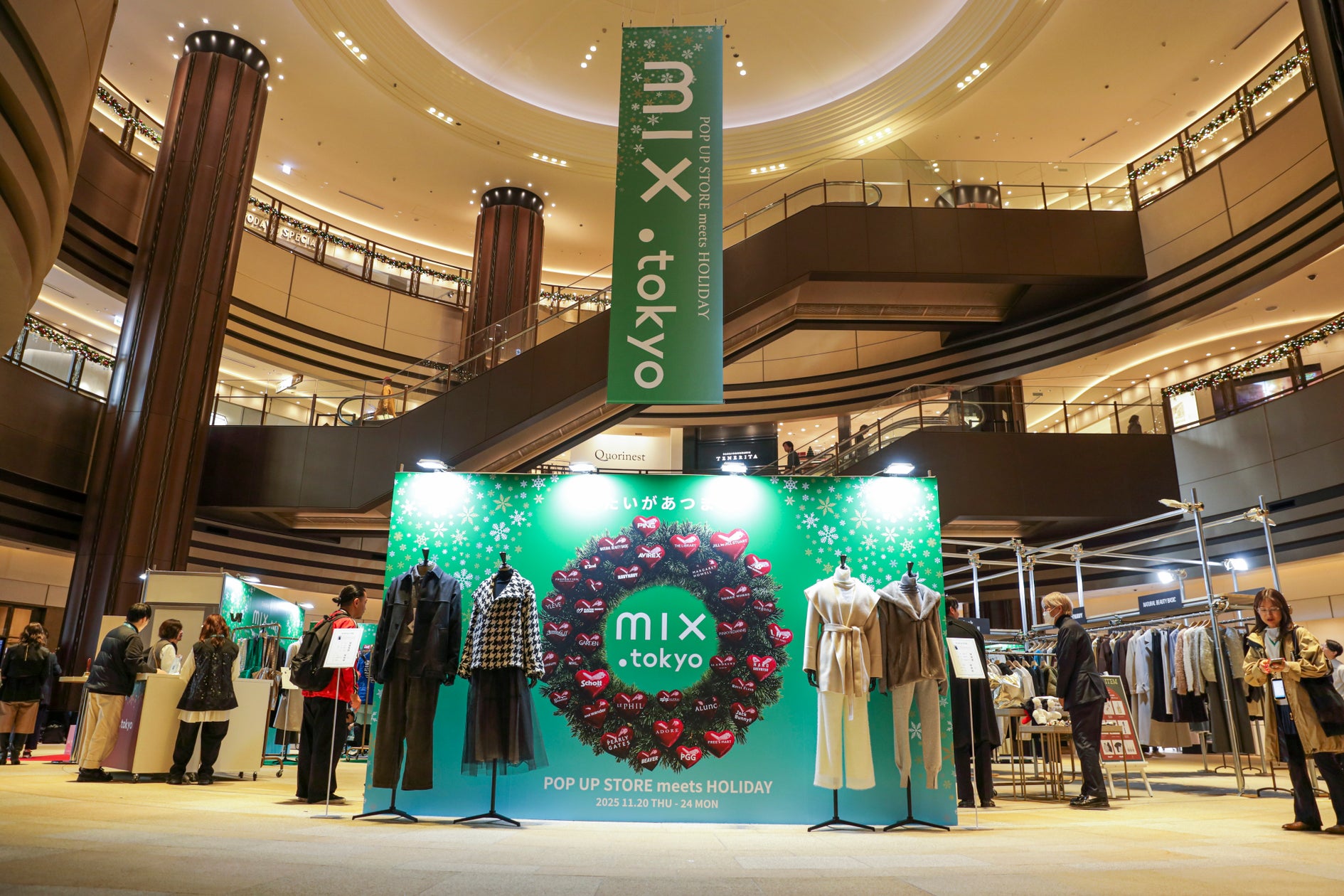 「mix.tokyo POP UP STORE meets HOLIDAY」開催レポート | 株式会社TSIホールディングスのプレスリリース