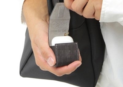 かばんに取り付けて