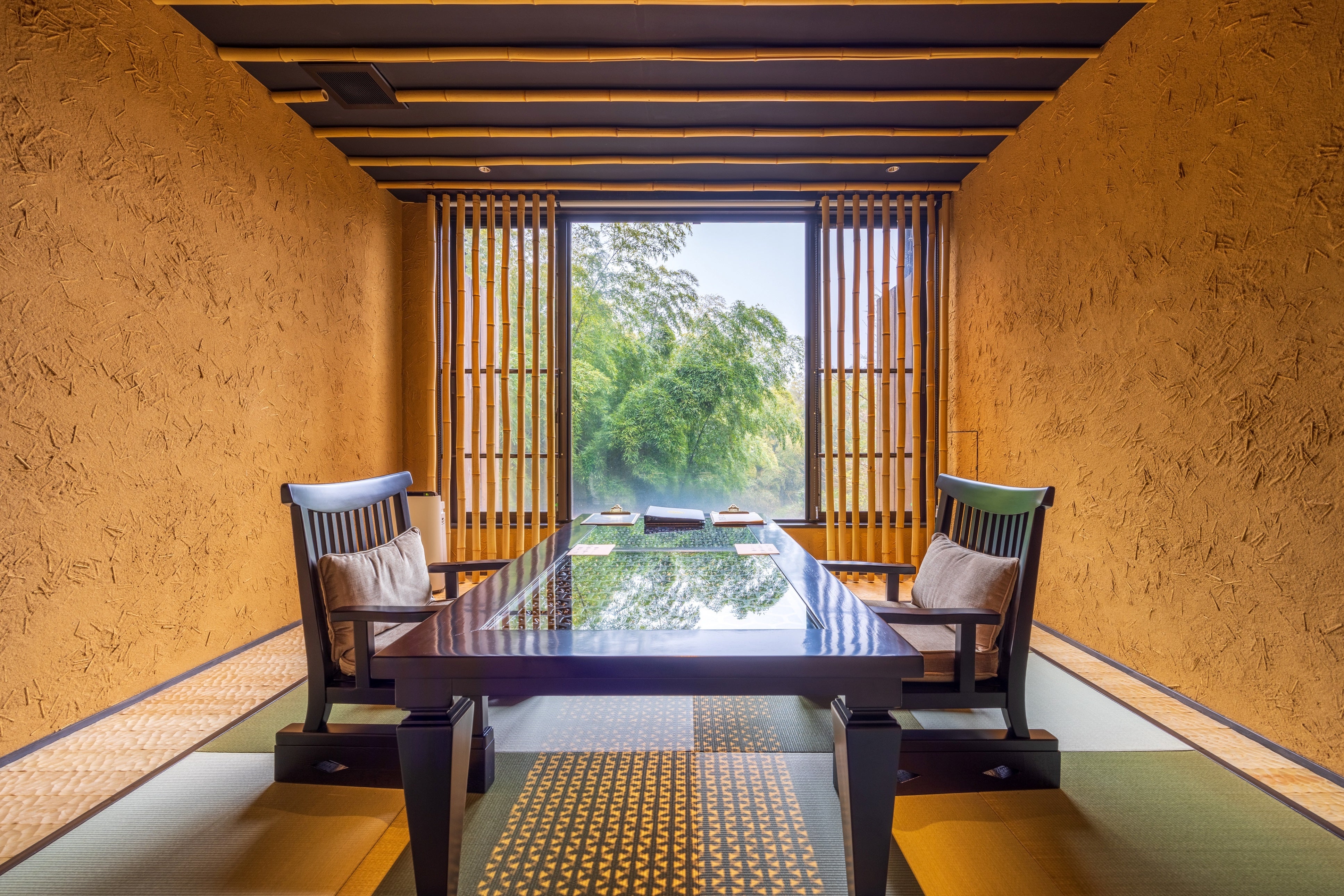 部屋：帝  ダイニングルーム