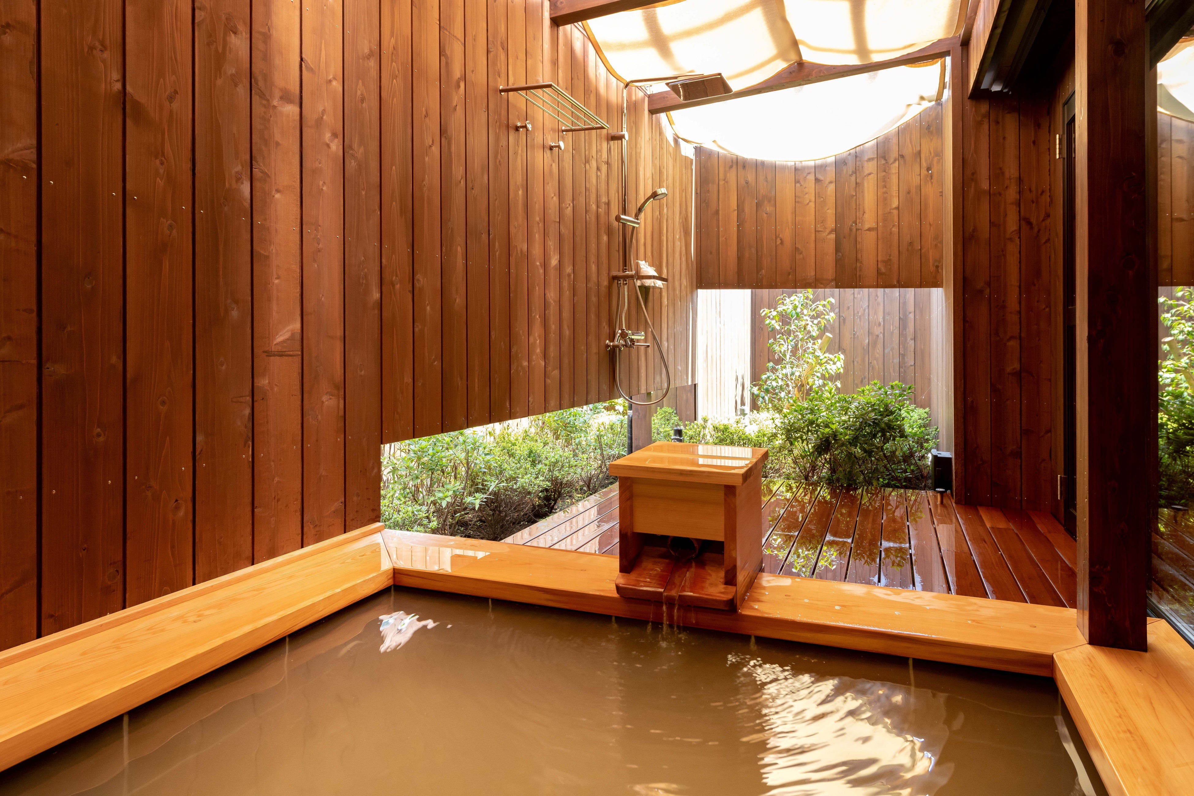 「響」の客室露天風呂