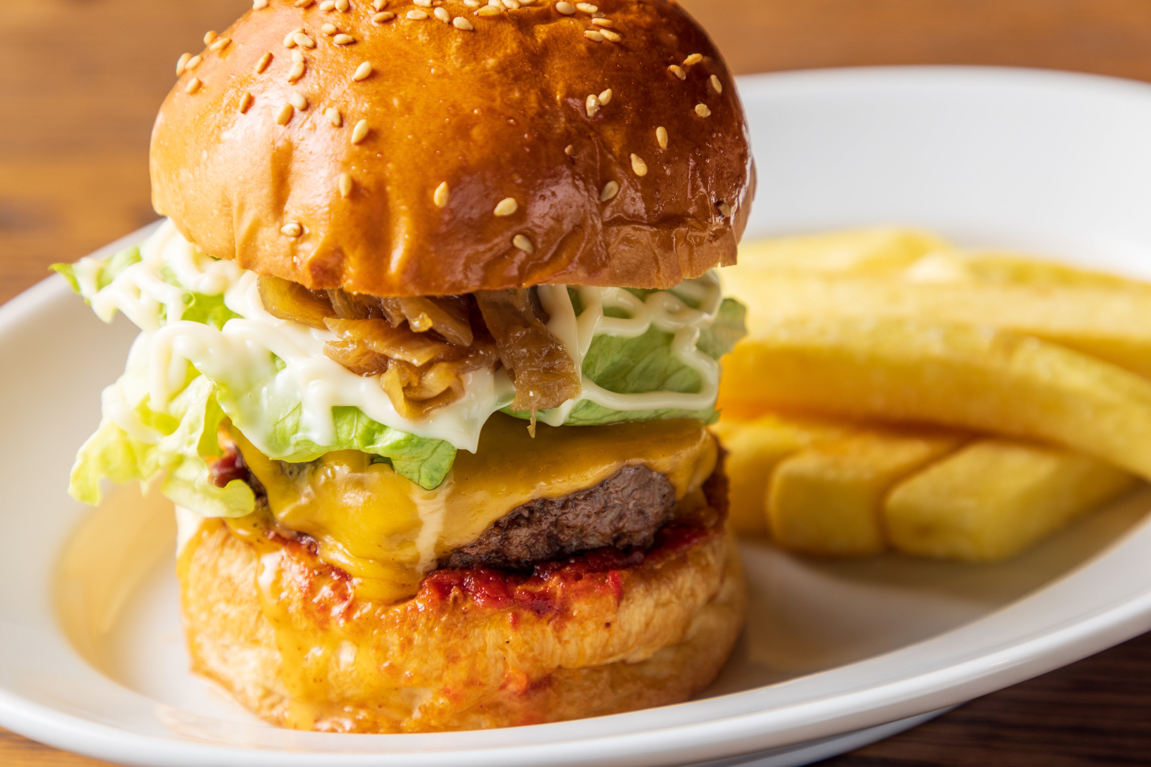 人気のLuDERAバーガー