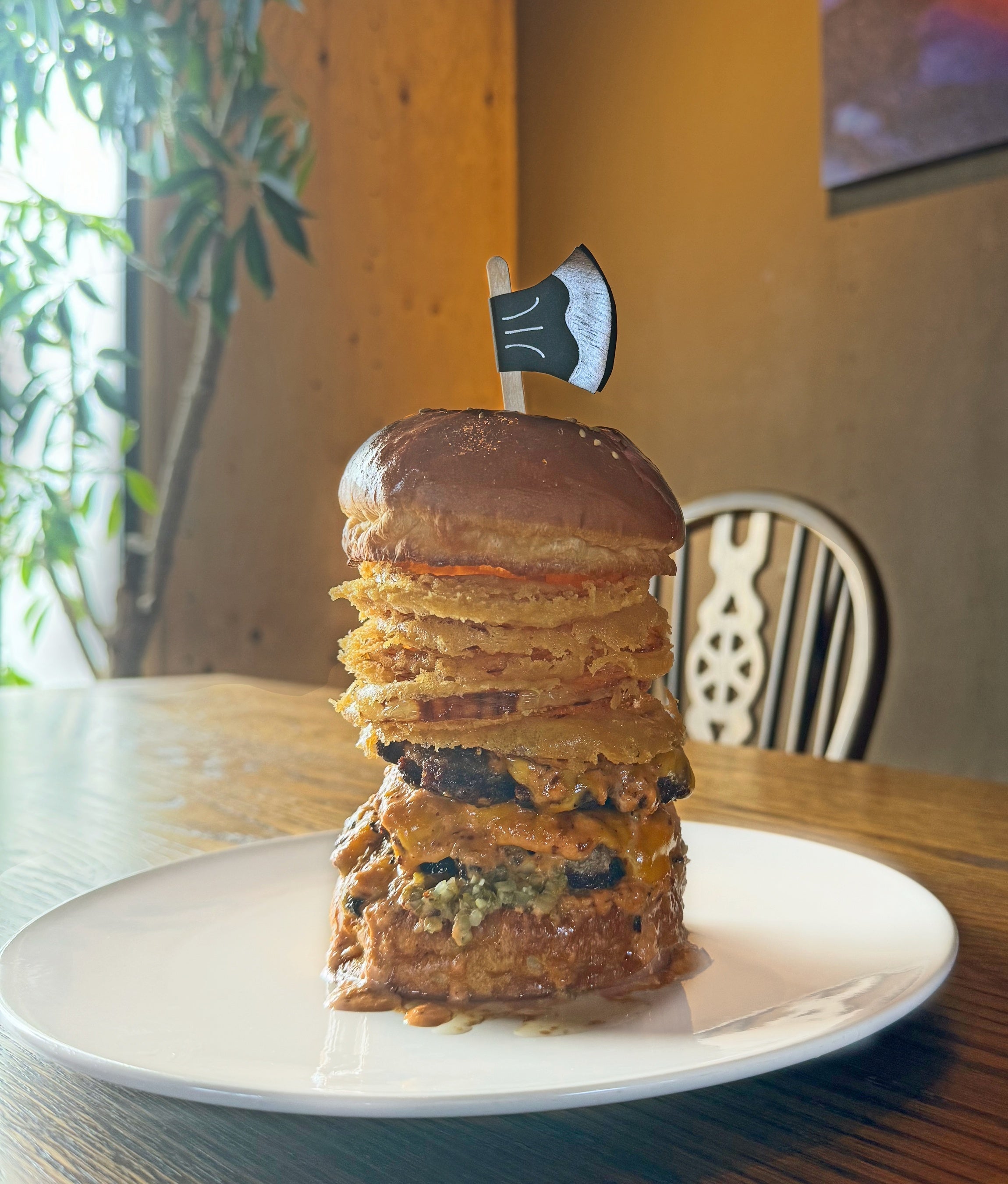 3周年記念 特別企画ハイカロリータワーバーガーの「MASAKARI MONSTER DX」