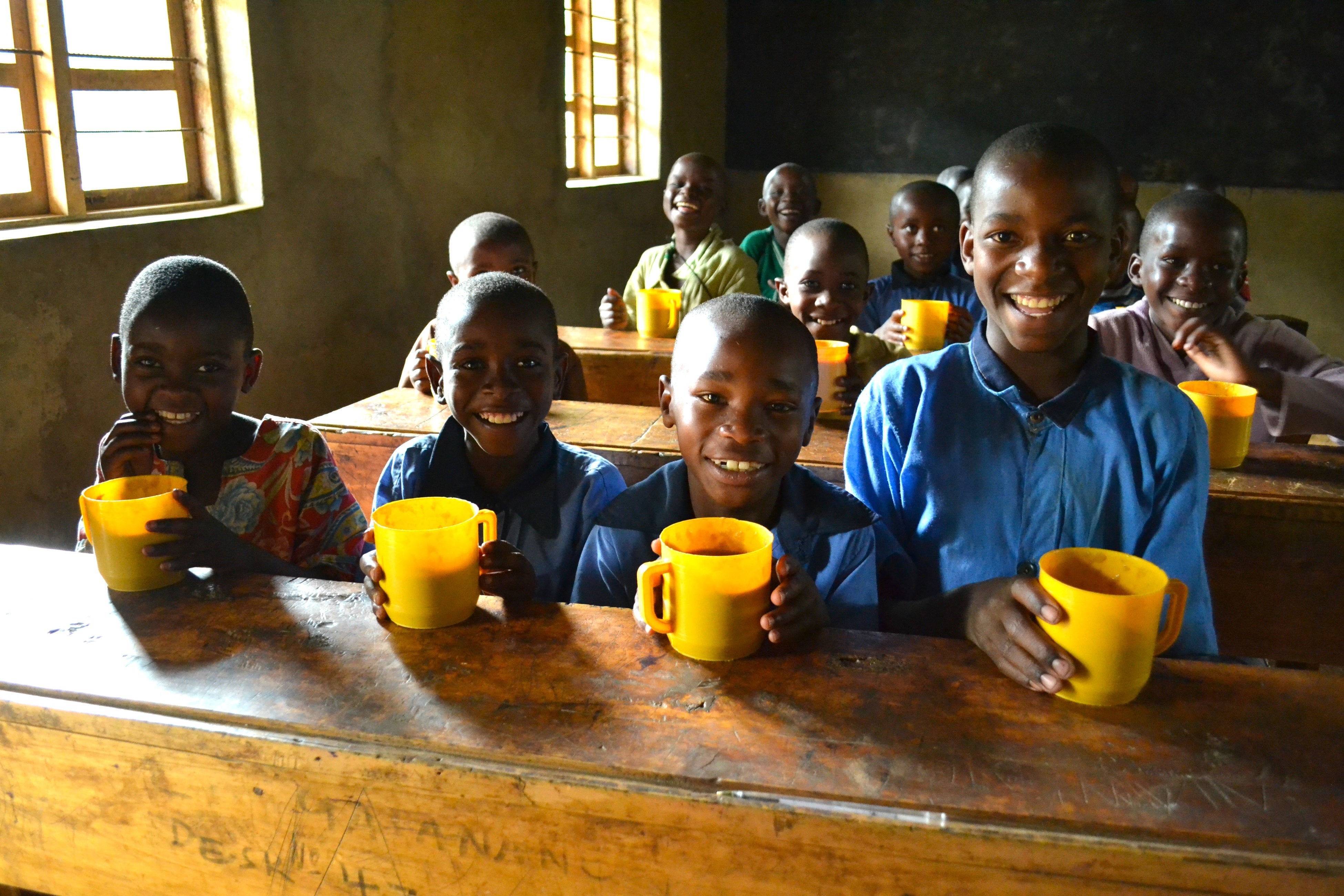 LEOCは「おにぎりアクション」を通じ、世界の子供たちの夢をサポートする