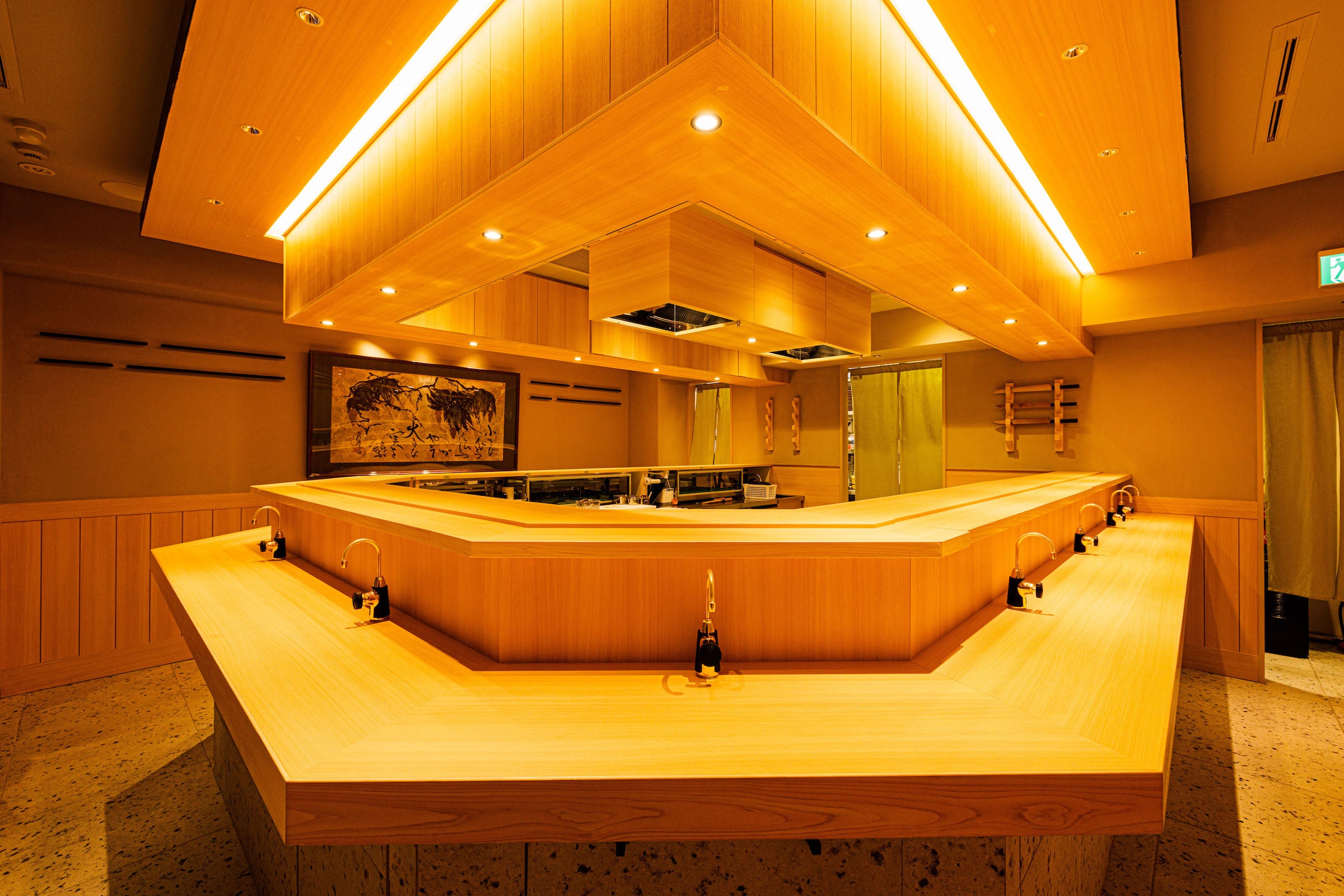 「鮨 銀座おのでら 登龍門」内観