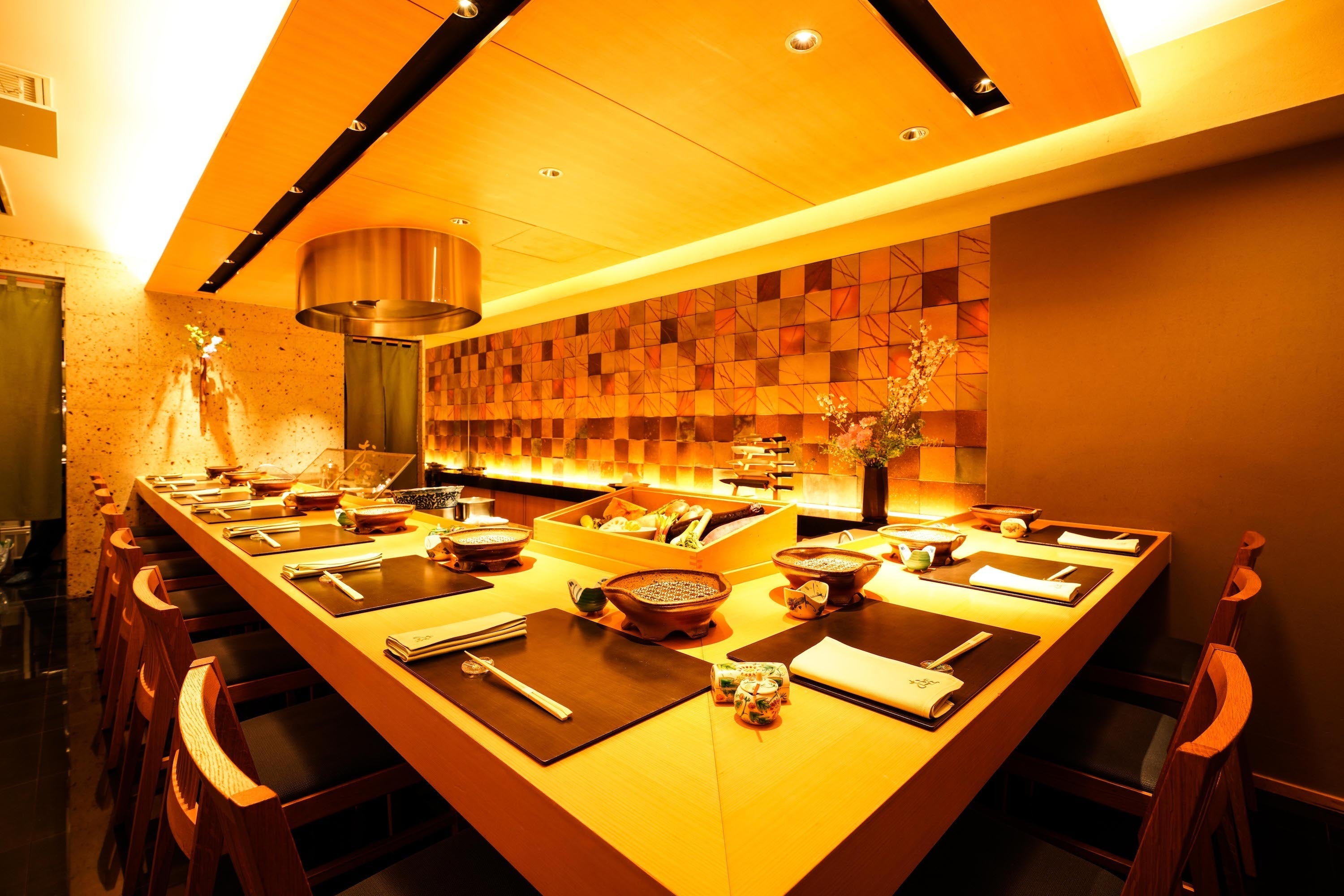 「天ぷら 銀座おのでら」並木通り店 内観