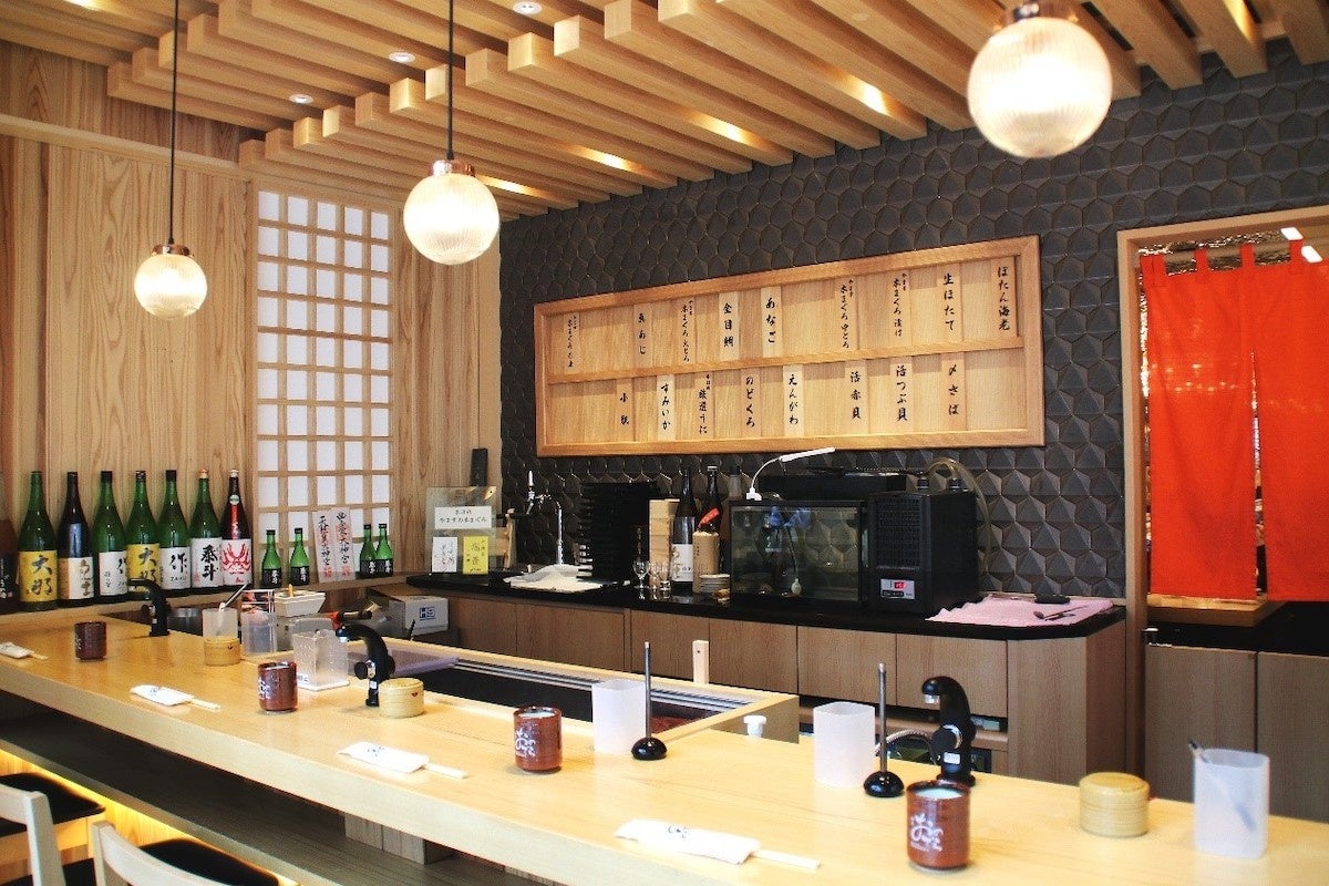 「立喰鮨 銀座おのでら本店」内観