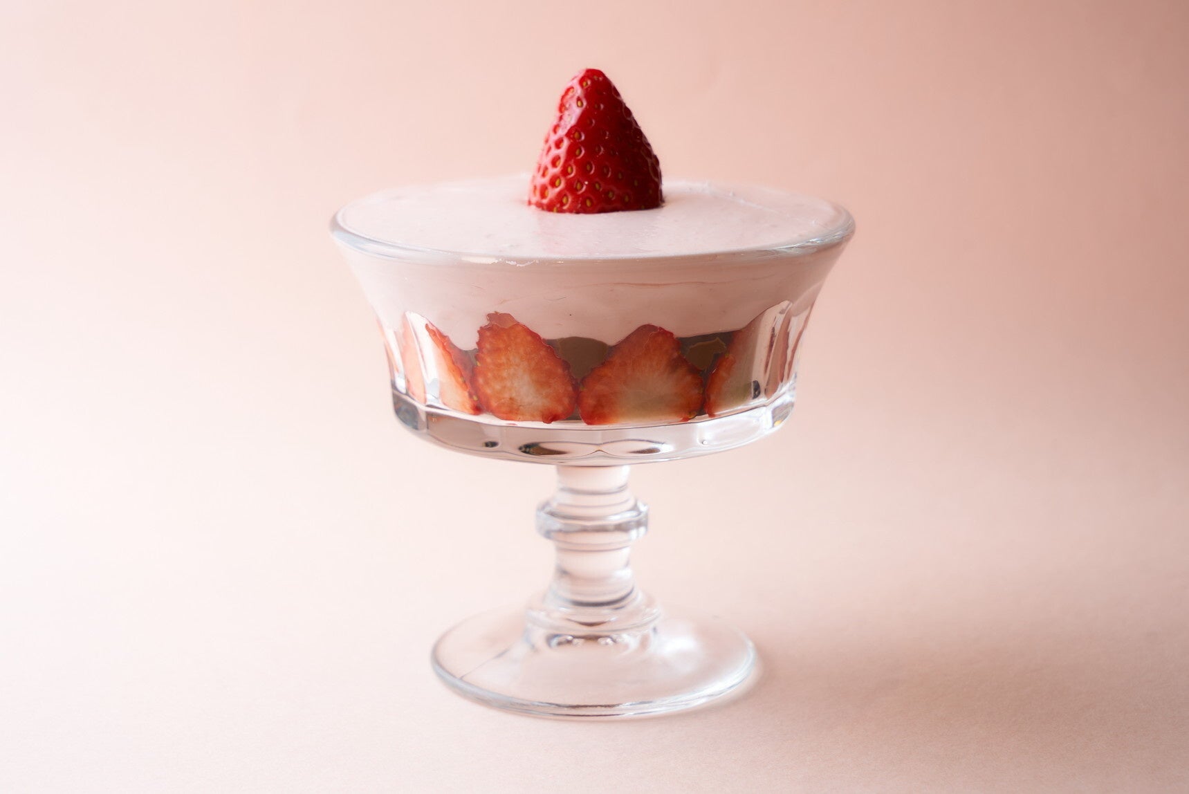 ◾️濃厚チョコレートプリンといちごヨーグルトクリーム：¥795(税込)