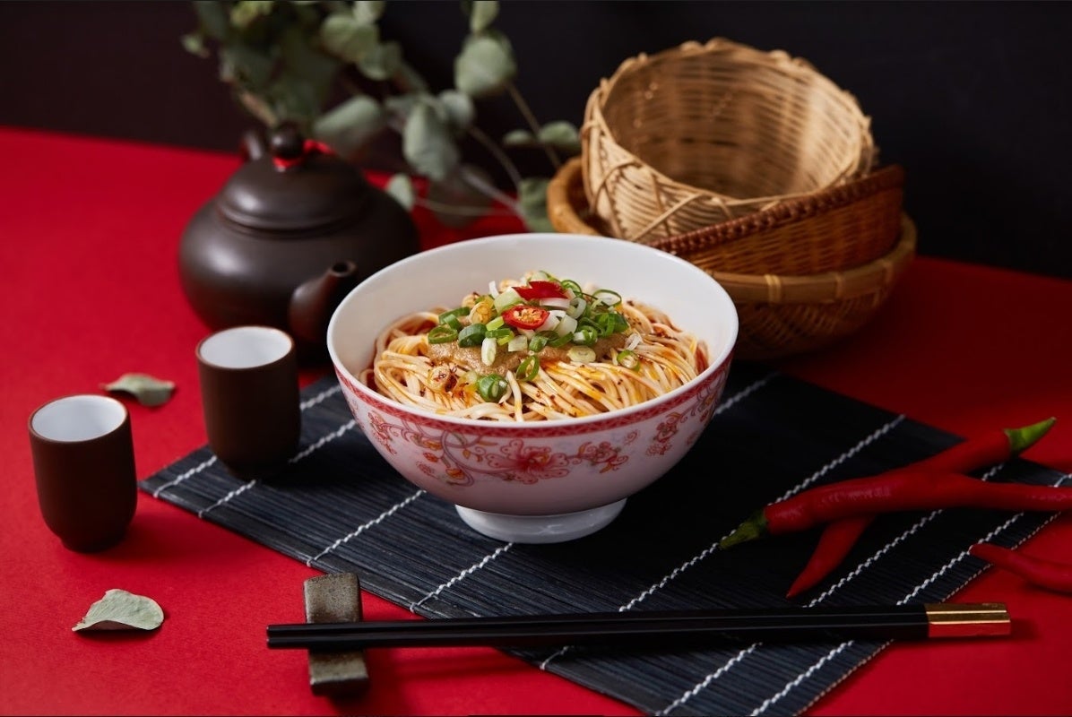 本場台湾の汁なしまぜ麺のトップブランド「⽼媽拌麺」担々麺とジャー