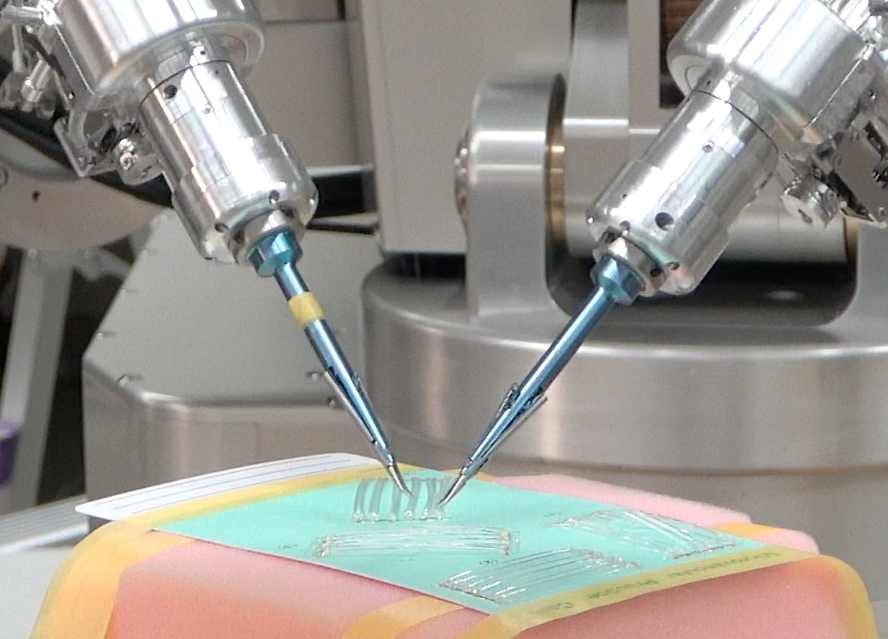 高精細かつ愛護的なな動作を実現するマニピュレータと鉗子