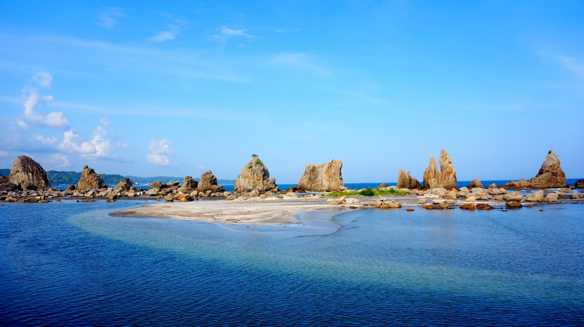 名勝天然記念物「橋杭岩」