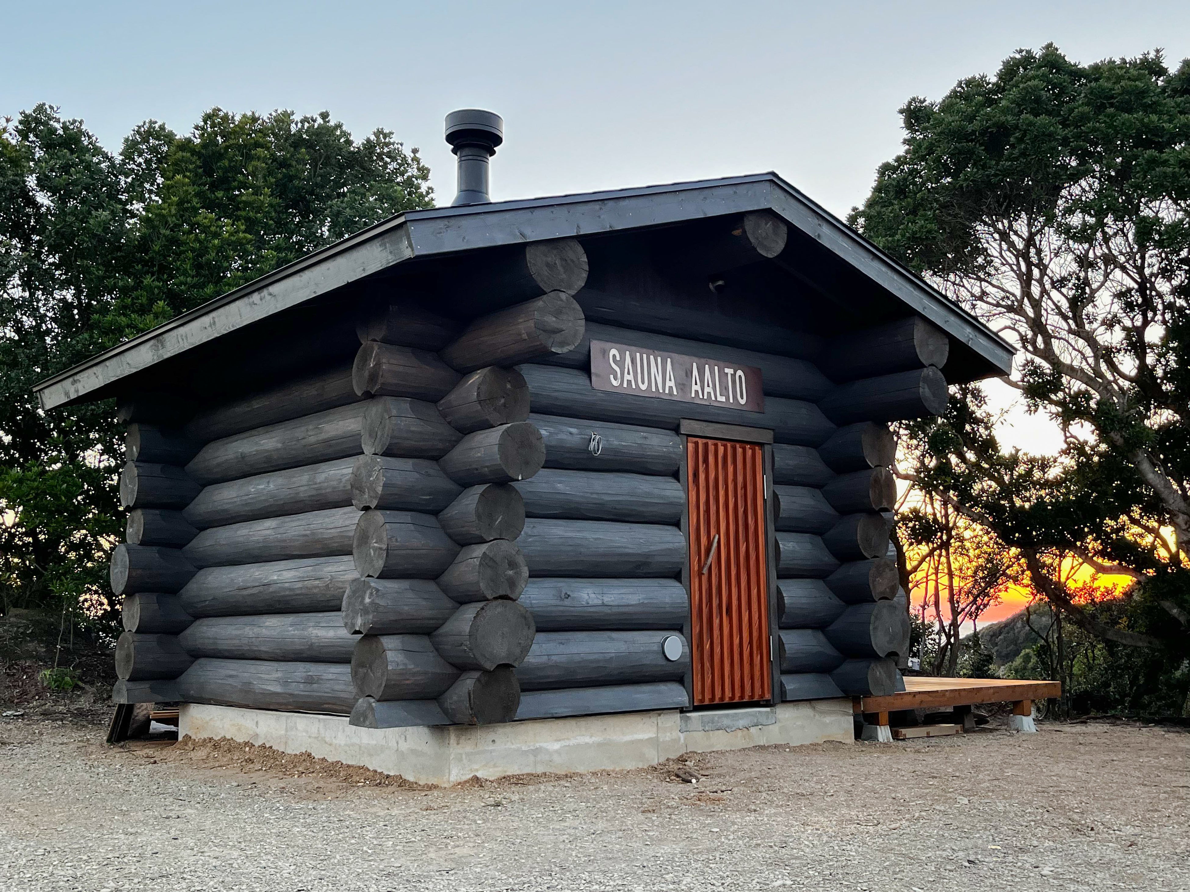建物が完成した「Sauna Aalto」裏には太平洋が眺められるととのいスペースが