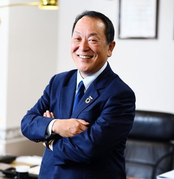 株式会社サイエンスホールディングス　代表取締役会長　青山恭明