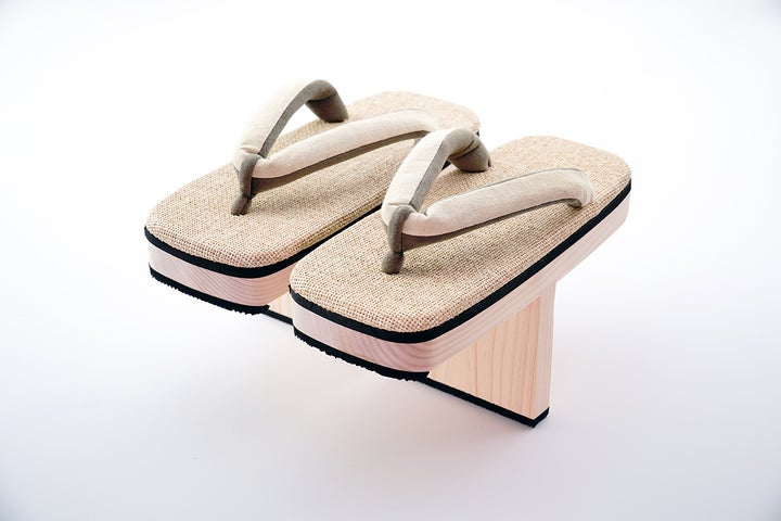 一本歯下駄fraing-plus(プラス)-:日本の伝統文化から生まれた最先端の衝撃吸収シューズがMakuakeで大好評! 一本歯下駄fraing-plus(プラス)-:日本の伝統文化から生まれた最先端の衝撃吸収シューズがMakuakeで大好評!