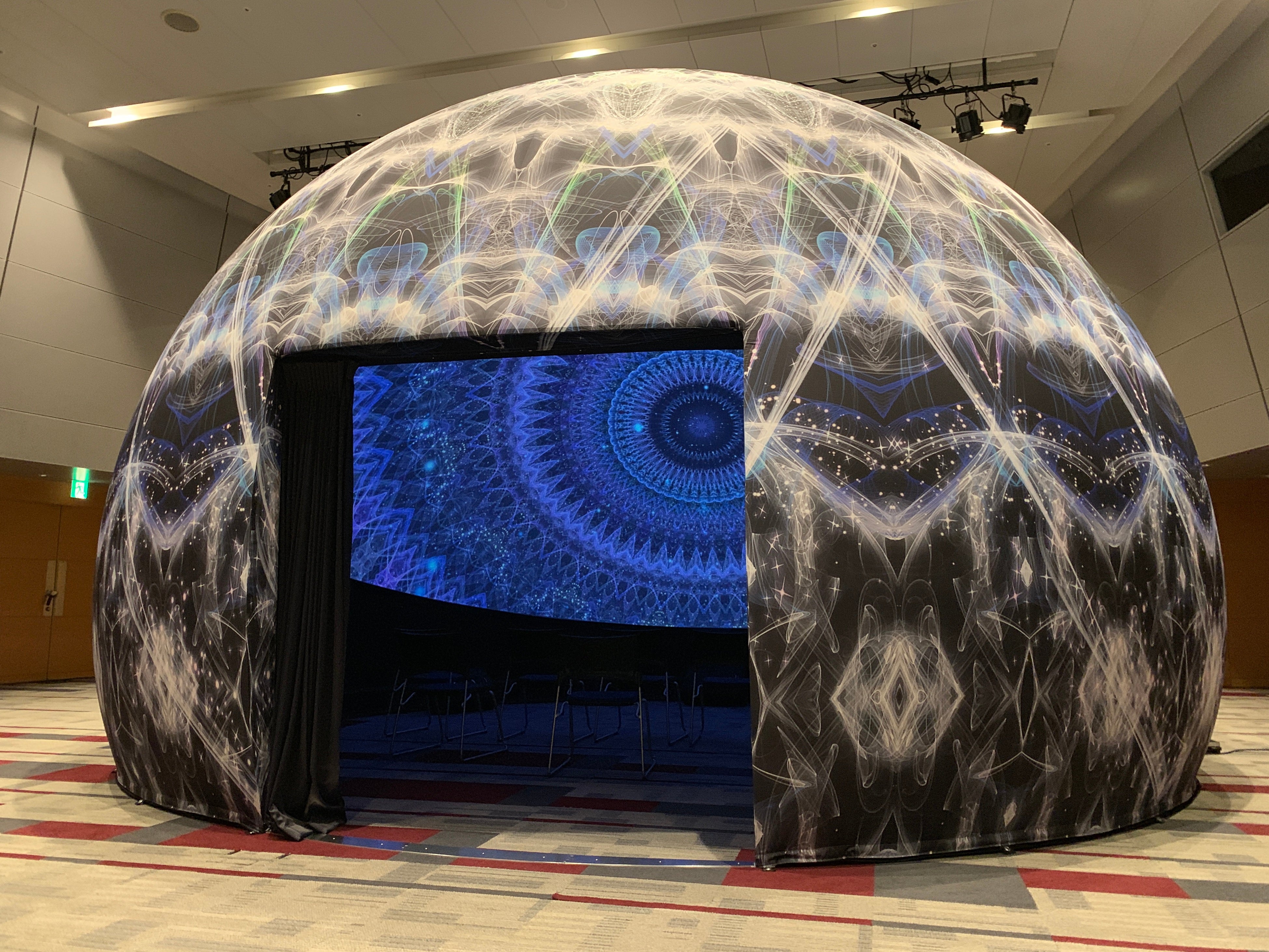 Domeworks クローズタイプ （スクリーン直径6m）