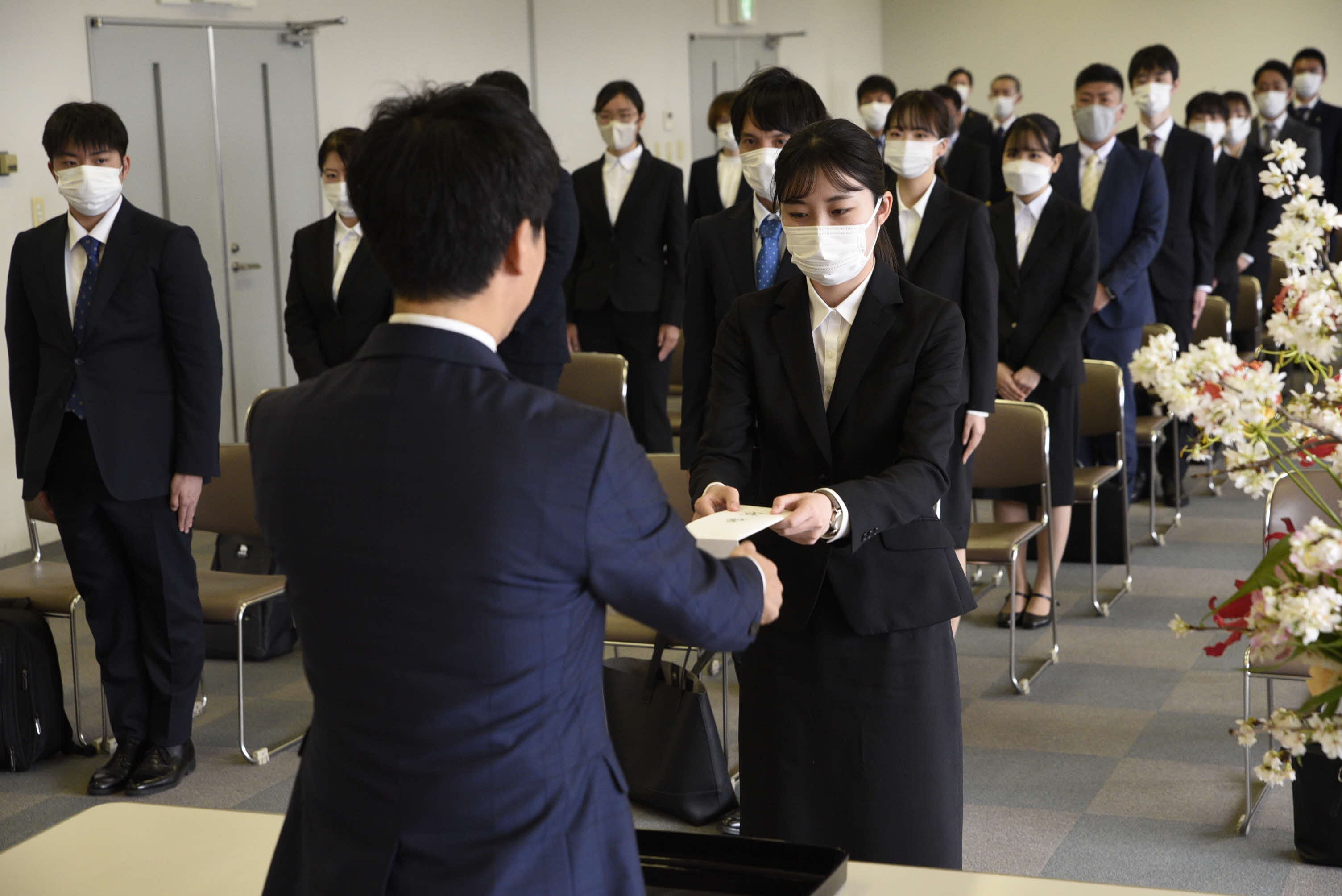 令和５年度川西市新規採用職員任命式