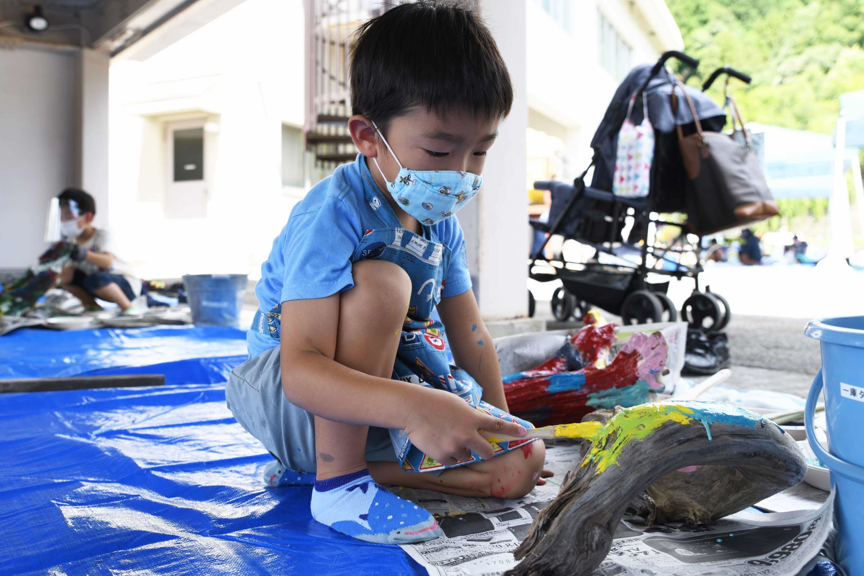 流木ペインティング