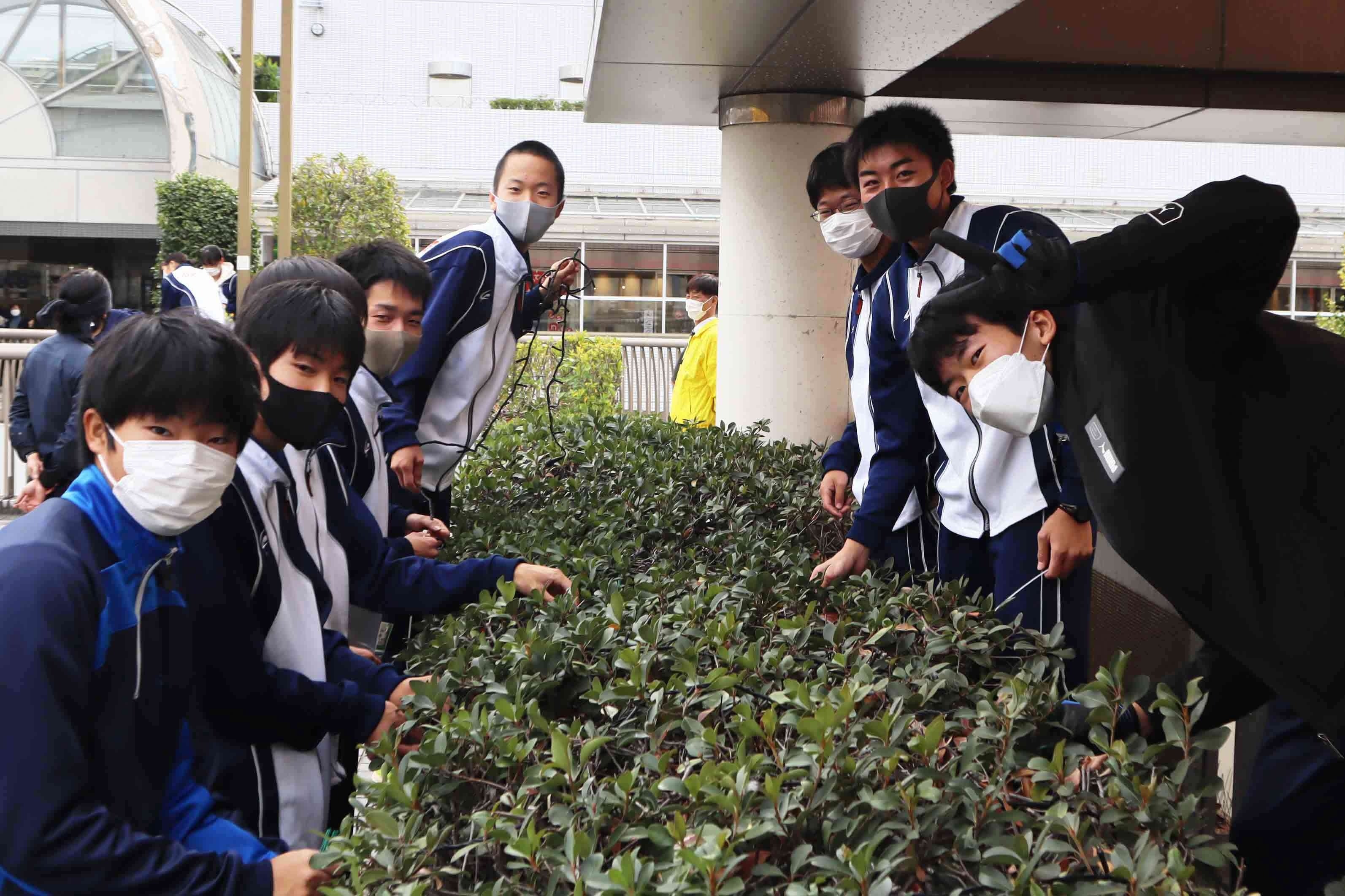 手をつなぐ川西光の和